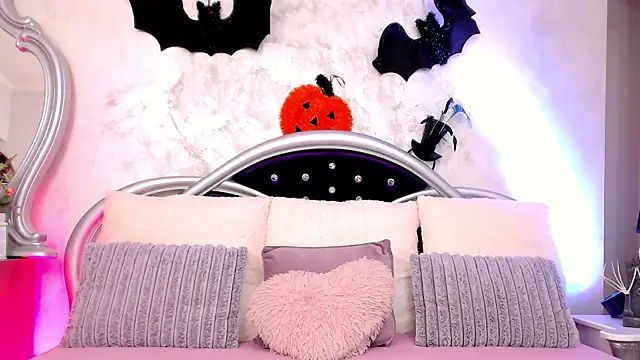 Snapshot of EuphoriaElle chatting on 15, 10, 2025 EuphoriaElle online show from 15, 10, 2025