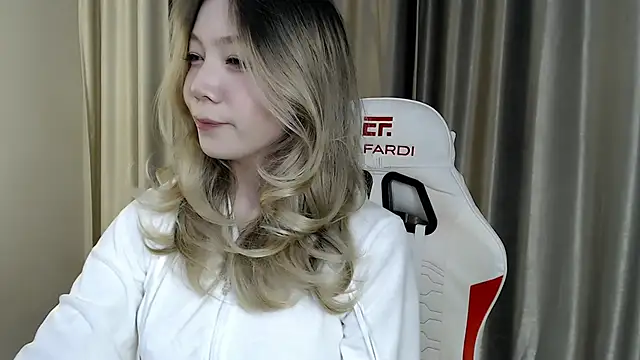 Snapshot of Babby_Rabbit chatting on 20, 10, 2025 Babby Rabbit online show from 20, 10, 2025