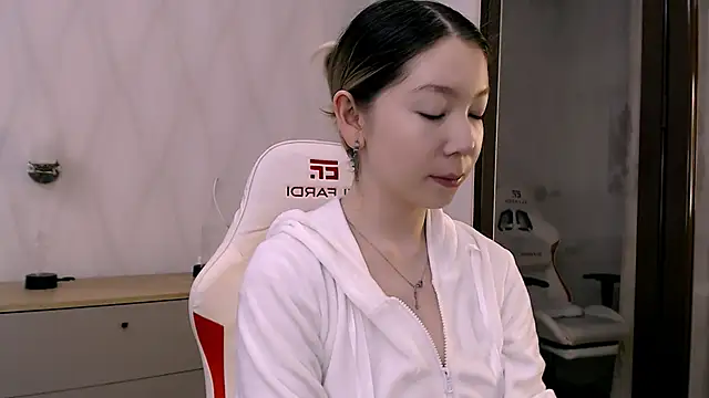 Snapshot of Babby_Rabbit chatting on 10, 11, 2025 Babby Rabbit online show from 10, 11, 2025