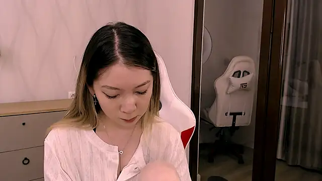 Snapshot of Babby_Rabbit chatting on 2, 12, 2025 Babby Rabbit online show from 2, 12, 2025