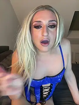 Snapshot of littlebambi26 chatting on 1, 8, 2026 littlebambi26 online show from 1, 8, 2026