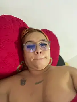 Snapshot of Dulce_smith_1 chatting on 9, 9, 2025 Dulce smith 1 online show from 9, 9, 2025