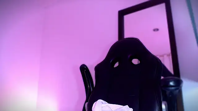 Junihn0 online show from 28, 9, 2025