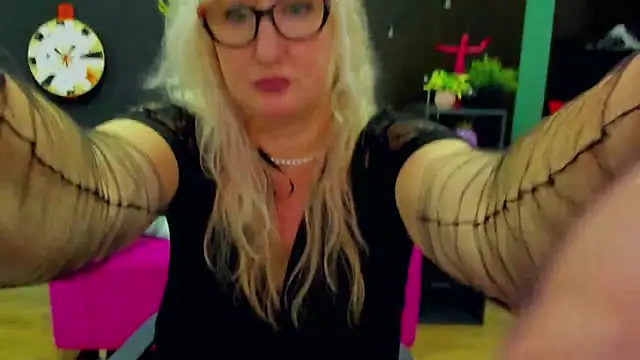 Snapshot of ChristyBrooks chatting on 4, 2, 2025 ChristyBrooks online show from 4, 2, 2025