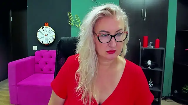 Snapshot of ChristyBrooks chatting on 24, 9, 2025 ChristyBrooks online show from 24, 9, 2025