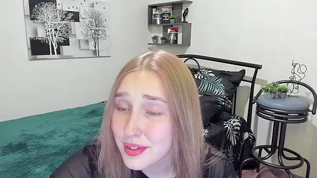 LinaTruly online show from 17, 1, 2025