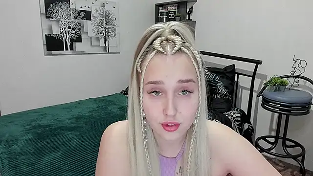 LinaTruly online show from 18, 2, 2025