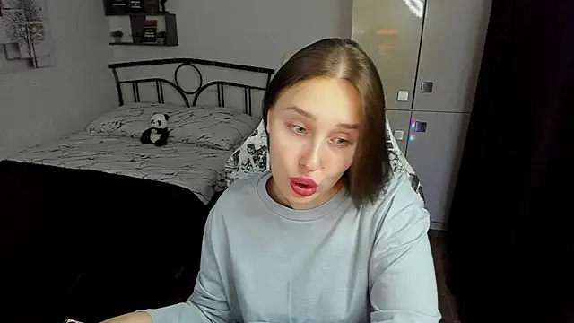 LinaTruly online show from 26, 11, 2025