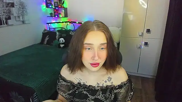 LinaTruly online show from 28, 2, 2026