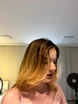 Snapshot of NicoleCut chatting on 20, 11, 2025 NicoleCut online show from 20, 11, 2025