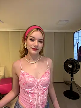 Snapshot of NicoleCut chatting on 18, 12, 2025 NicoleCut online show from 18, 12, 2025