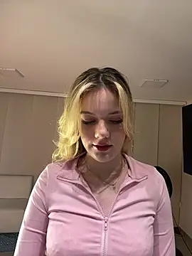 Snapshot of NicoleCut chatting on 6, 2, 2026 NicoleCut online show from 6, 2, 2026