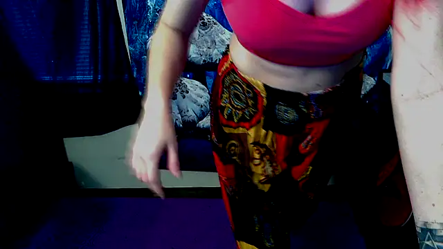 Snapshot of _hellostormy_ chatting on 27, 10, 2025 hellostormy online show from 27, 10, 2025