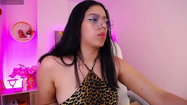 Snapshot of Aurora_Brownn chatting on 3, 2, 2025 Aurora Brownn online show from 3, 2, 2025