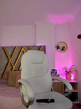 Snapshot of Aurora_Brownn chatting on 6, 2, 2025 Aurora Brownn online show from 6, 2, 2025