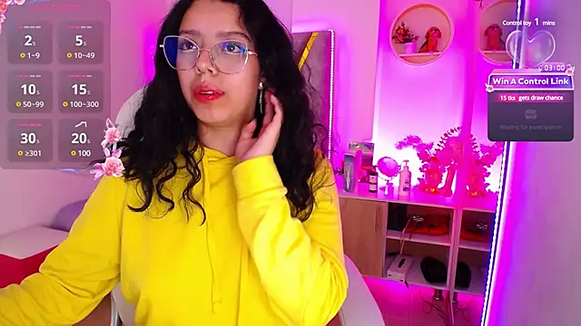 Snapshot of Aurora_Brownn chatting on 1, 3, 2025 Aurora Brownn online show from 1, 3, 2025