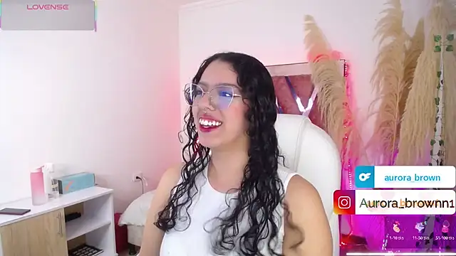 Snapshot of Aurora_Brownn chatting on 17, 9, 2025 Aurora Brownn online show from 17, 9, 2025