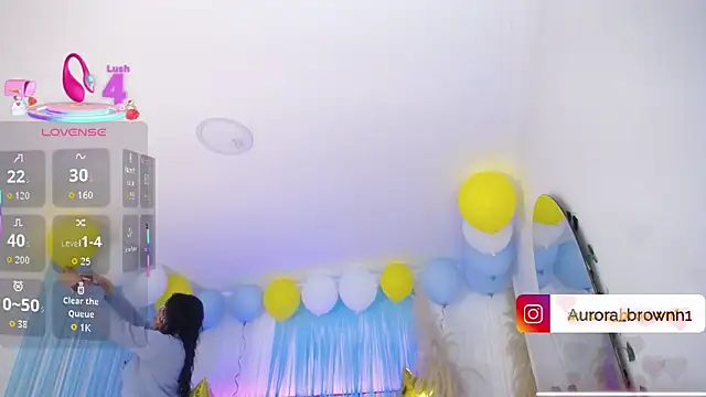 Snapshot of Aurora_Brownn chatting on 7, 10, 2025 Aurora Brownn online show from 7, 10, 2025