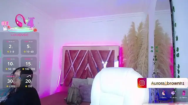 Snapshot of Aurora_Brownn chatting on 9, 10, 2025 Aurora Brownn online show from 9, 10, 2025