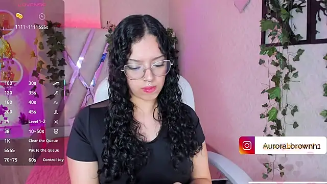 Snapshot of Aurora_Brownn chatting on 5, 11, 2025 Aurora Brownn online show from 5, 11, 2025