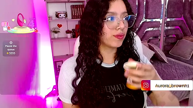 Snapshot of Aurora_Brownn chatting on 6, 11, 2025 Aurora Brownn online show from 6, 11, 2025