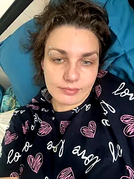 Snapshot of Magic__smile chatting on 11, 11, 2025 Magic smile online show from 11, 11, 2025