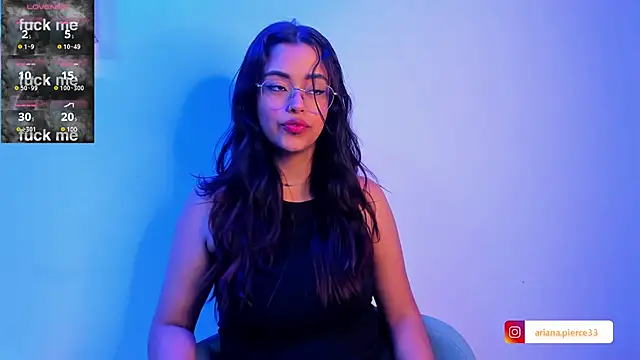 Snapshot of Ariana_Pierce chatting on 4, 3, 2025 Ariana Pierce online show from 4, 3, 2025