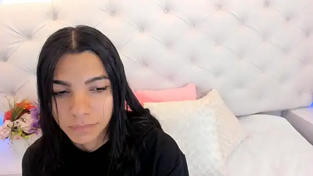 Snapshot of anchela-garcia1 chatting on 19, 2, 2025 anchela-garcia1 online show from 19, 2, 2025