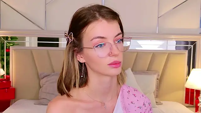 MeganMour online show from 13, 12, 2025