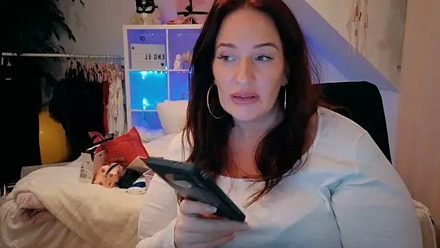 Snapshot of Engel_mia chatting on 8, 10, 2025 Engel mia online show from 8, 10, 2025