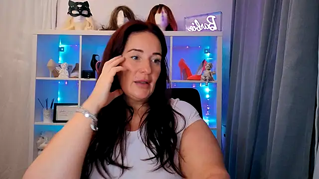 Snapshot of Engel_mia chatting on 13, 10, 2025 Engel mia online show from 13, 10, 2025