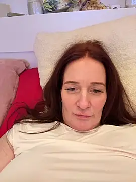 Snapshot of Engel_mia chatting on 23, 11, 2025 Engel mia online show from 23, 11, 2025