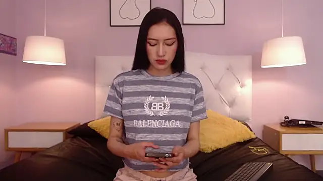 Snapshot of sara17_ chatting on 29, 9, 2025 sara17 online show from 29, 9, 2025