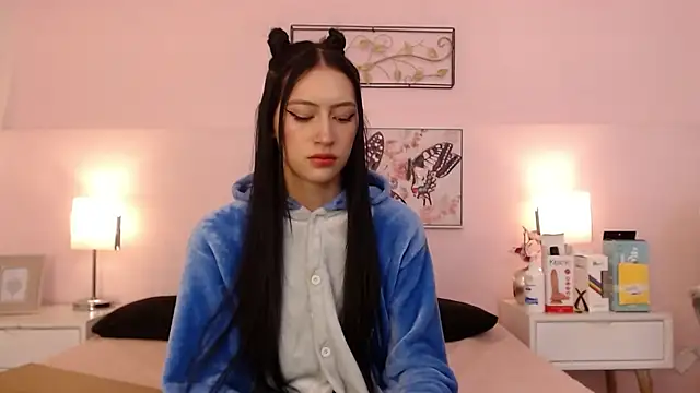 Snapshot of sara17_ chatting on 10, 10, 2025 sara17 online show from 10, 10, 2025