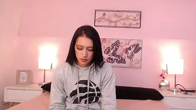 Snapshot of sara17_ chatting on 19, 10, 2025 sara17 online show from 19, 10, 2025