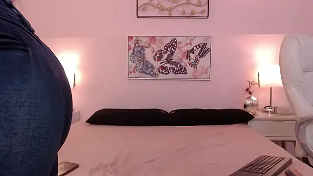 Snapshot of sara17_ chatting on 22, 10, 2025 sara17 online show from 22, 10, 2025