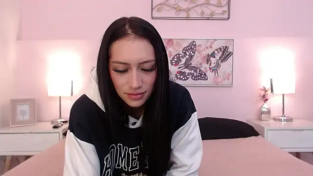 Snapshot of sara17_ chatting on 19, 11, 2025 sara17 online show from 19, 11, 2025