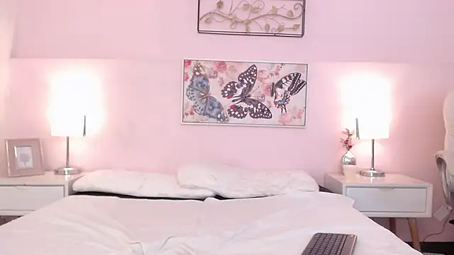 Snapshot of sara17_ chatting on 26, 11, 2025 sara17 online show from 26, 11, 2025