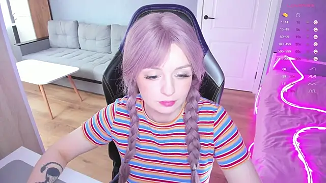 Snapshot of Amy_honey_angel chatting on 22, 10, 2025 Amy honey angel online show from 22, 10, 2025