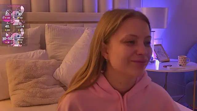 Snapshot of DorisHell chatting on 27, 10, 2025 DorisHell online show from 27, 10, 2025