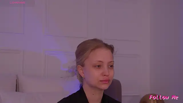 Snapshot of DorisHell chatting on 14, 12, 2025 DorisHell online show from 14, 12, 2025