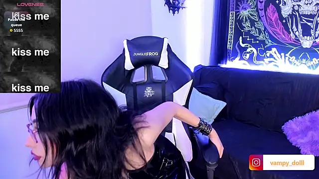 vampy dolll online show from 28, 9, 2025