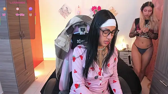cuteweed420 online show from 24, 7, 2026