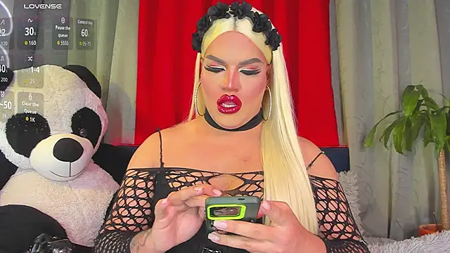 Snapshot of Missisabella_ chatting on 8, 11, 2025 Missisabella online show from 8, 11, 2025