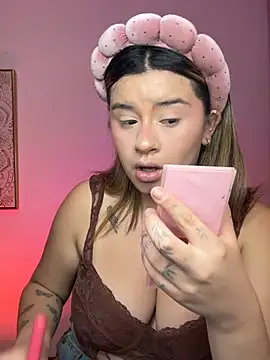 SaraBraun  online show from 13, 7, 2026