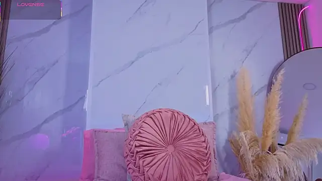 Chlooee   online show from 27, 10, 2025