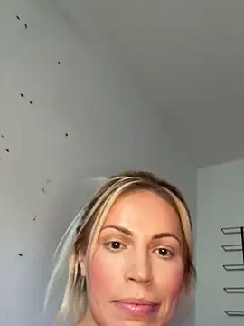 sophiamariexoxo240 online show from 21, 4, 2026