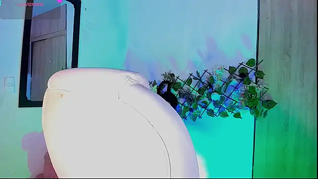 Snapshot of Samuel_Hilton chatting on 5, 4, 2026 Samuel Hilton online show from 5, 4, 2026