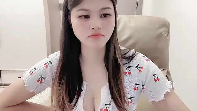 Snapshot of Ytao-528 chatting on 13, 10, 2025 Ytao-528 online show from 13, 10, 2025