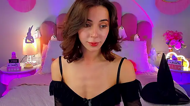 ElsaYoung online show from 30, 10, 2025